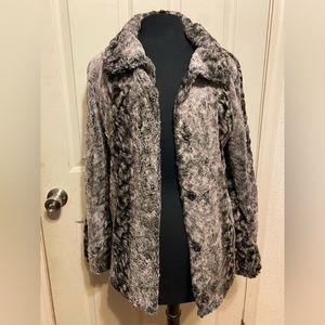 Sharon Young Gray Faux Fur Button Up Coat Women’s Size Medium Cozy Jacket